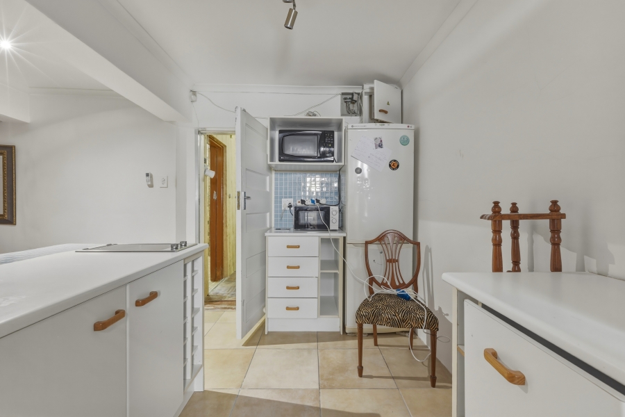 4 Bedroom Property for Sale in Vredehoek Western Cape